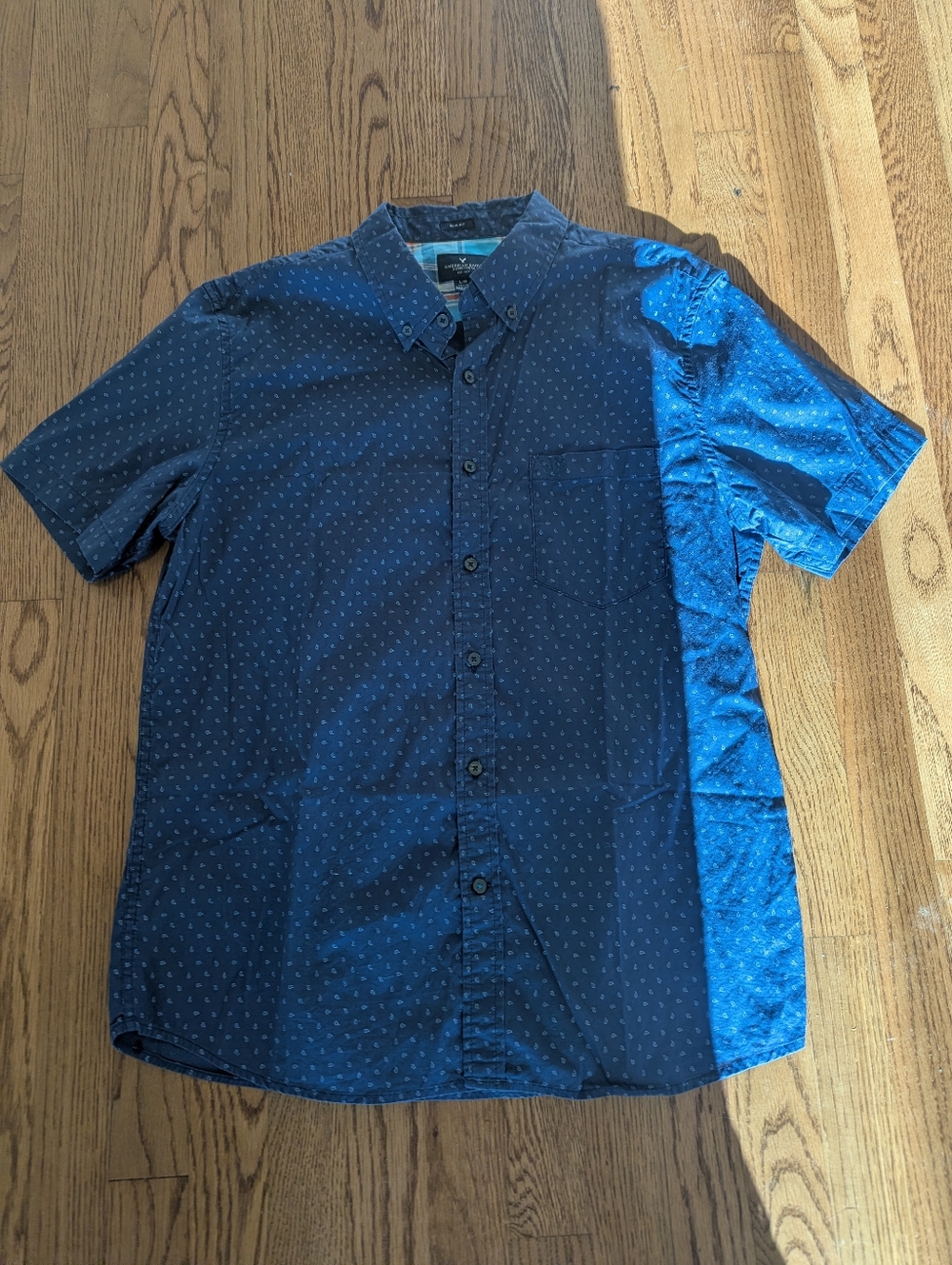 American Eagle Men's Sz Large Short Sleeve Blue Slim Fit Button Down Shirt